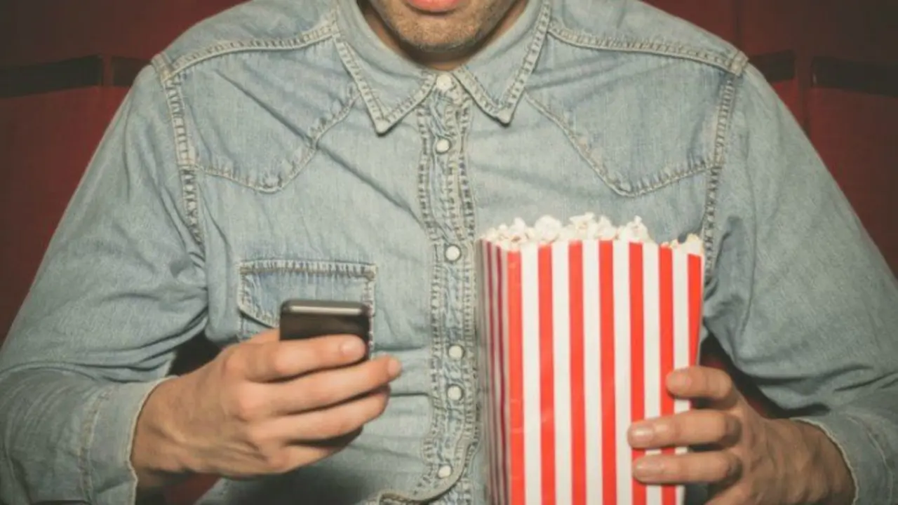M&oacute;vil en los cines. / Tumblr
