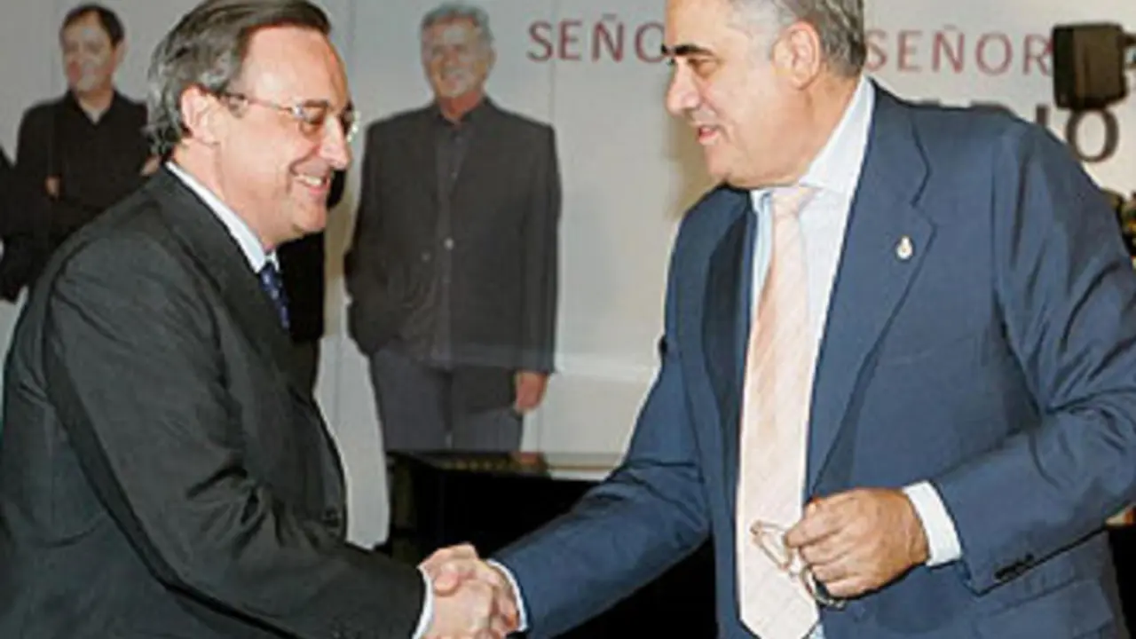 Lorenzo Sanz saludando a Florentino P&eacute;rez. / RR SS