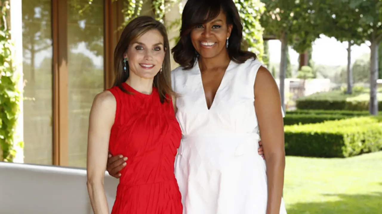 Su Majestad la Reina con Su Excelencia la Primera Dama de los Estados Unidos de América, Michelle Obama. / Casa de S.M. el Rey