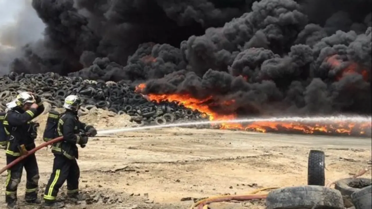 Incendio en el vertedero de Seseña. / RR SS