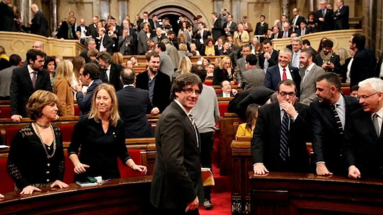 Carles Puigdemont en el Parlamento de Catalu&ntilde;a. / elconfidencial.com