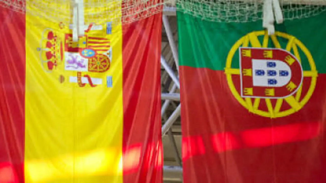 Banderas de España y Portugal.