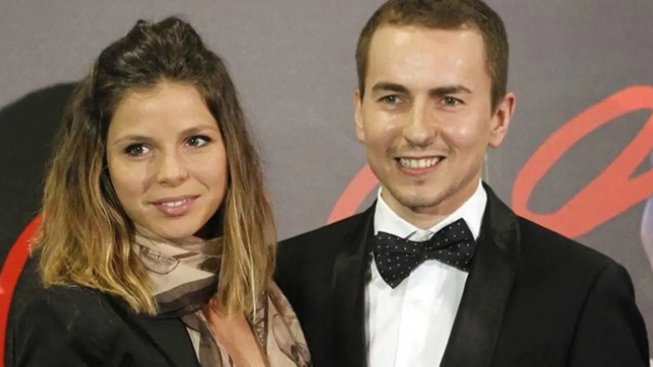 Jorge Lorenzo y Nuria Tom&aacute;s. / lectura.com