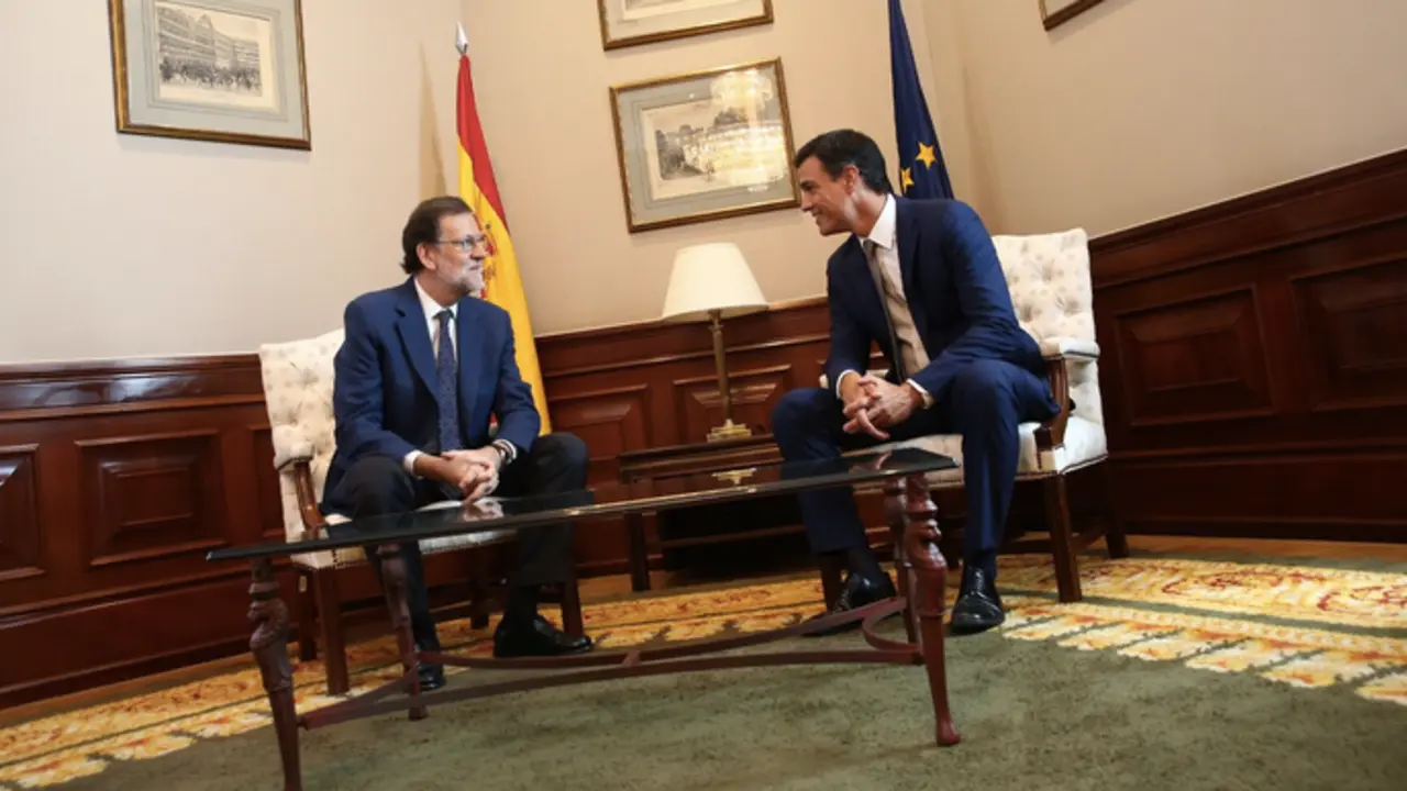 Mariano Rajoy y Pedro Sánchez en la reunión del lunes 29 de agosto. / Twitter