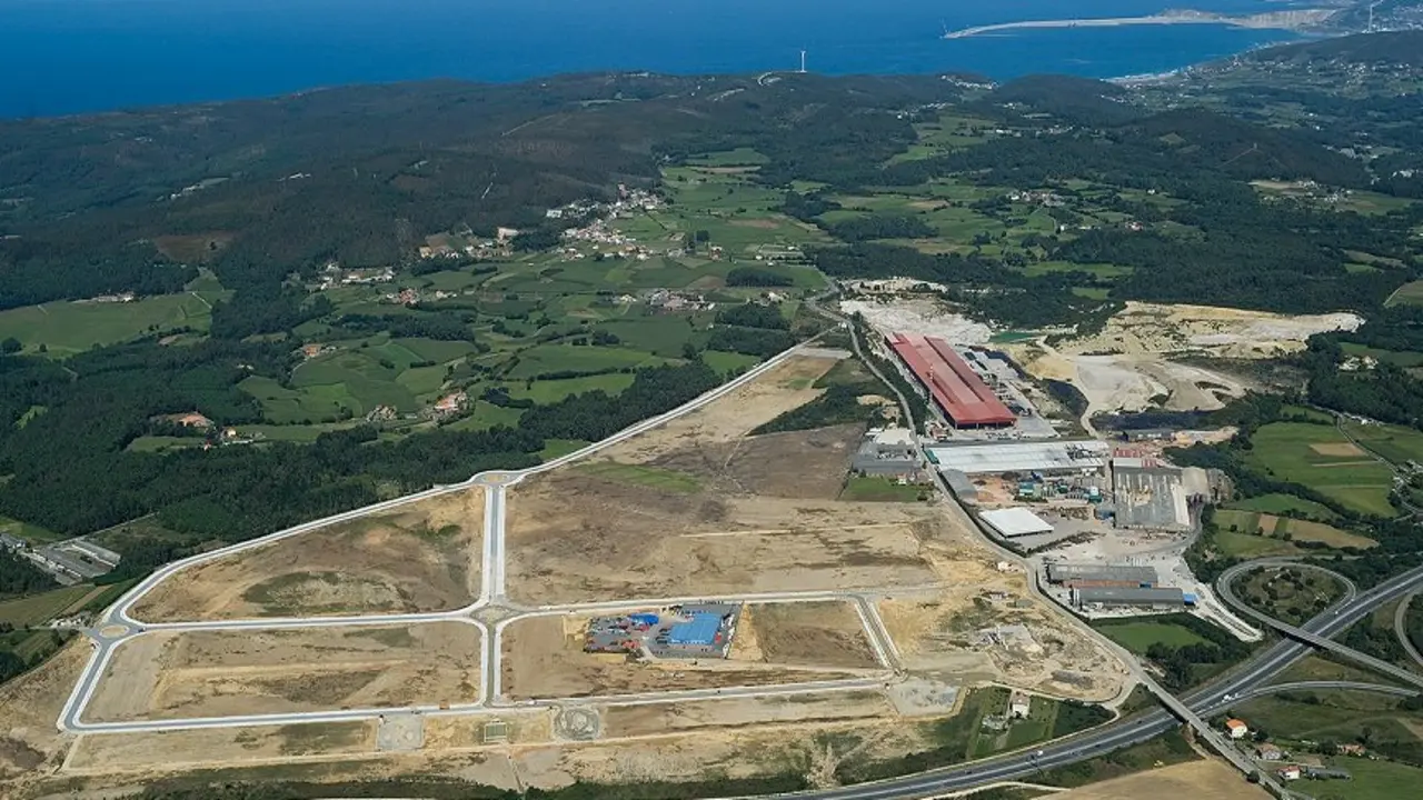 Parque Empresarial de Laracha (A Coru&ntilde;a). / seasuelo.com