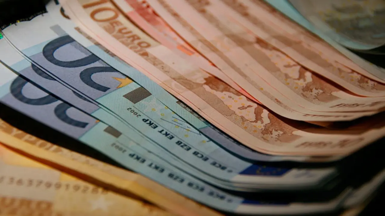 Billetes de distintas denominaciones.
