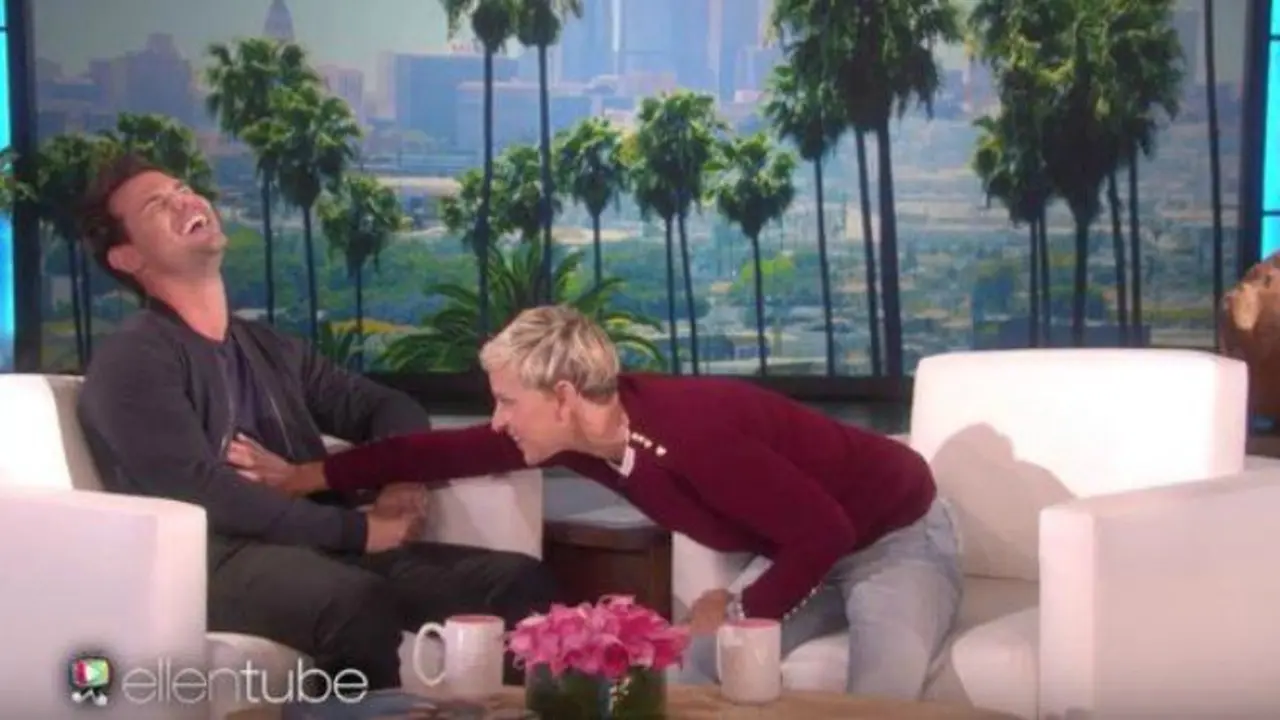 Taylor Lautner con Eleen DeGeneres. / Ellen DeGeneres