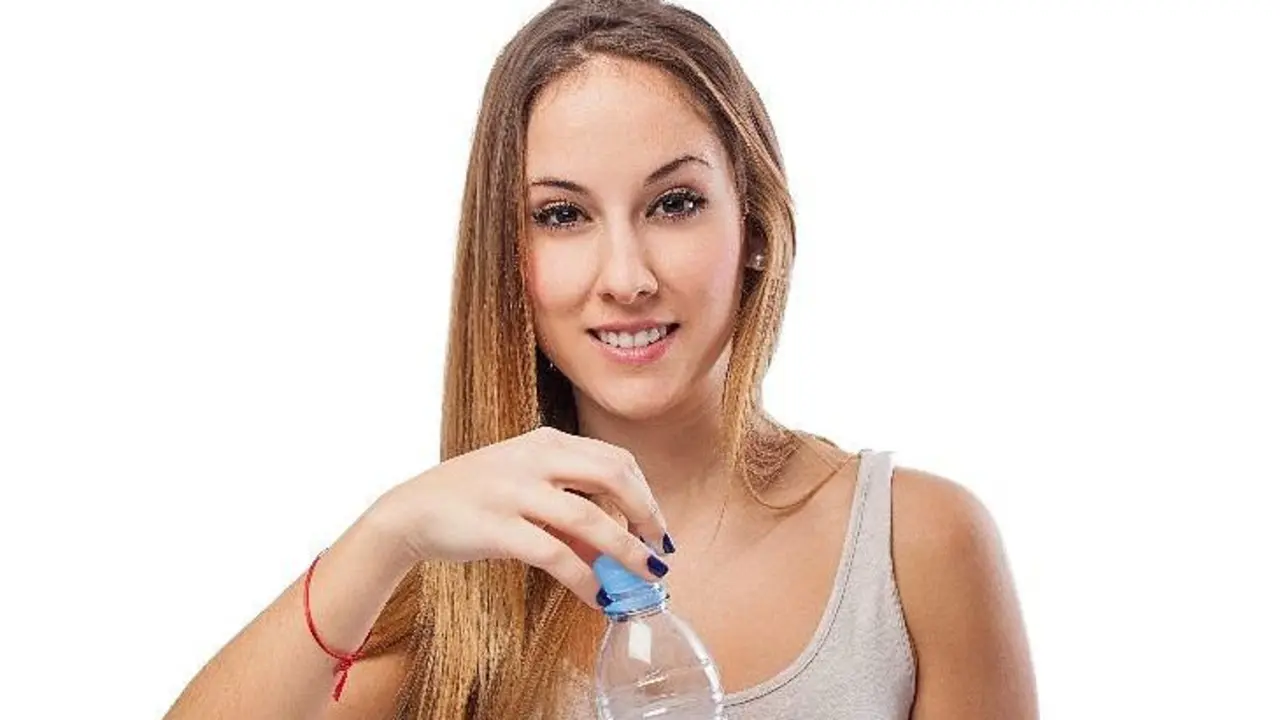 Una mujer joven.