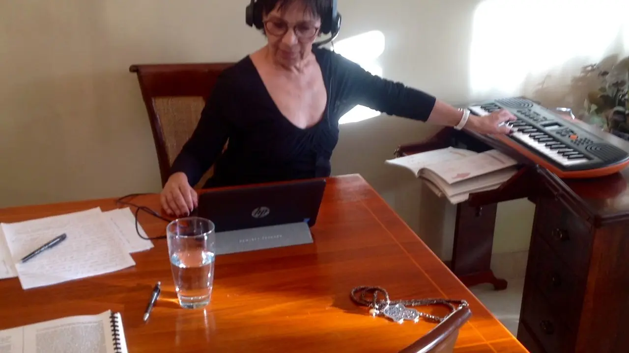Disertaci&oacute;n on-line de Maria Gonzalez