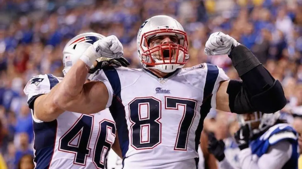 Rob Gronkowski (87). / Facebook.