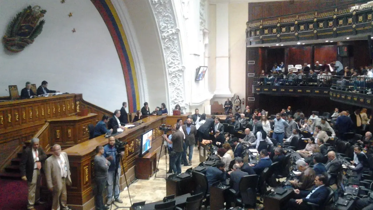 El 5 de Enero la Asamblea Nacional de Venezuela define la nueva directiva/ RR.SS