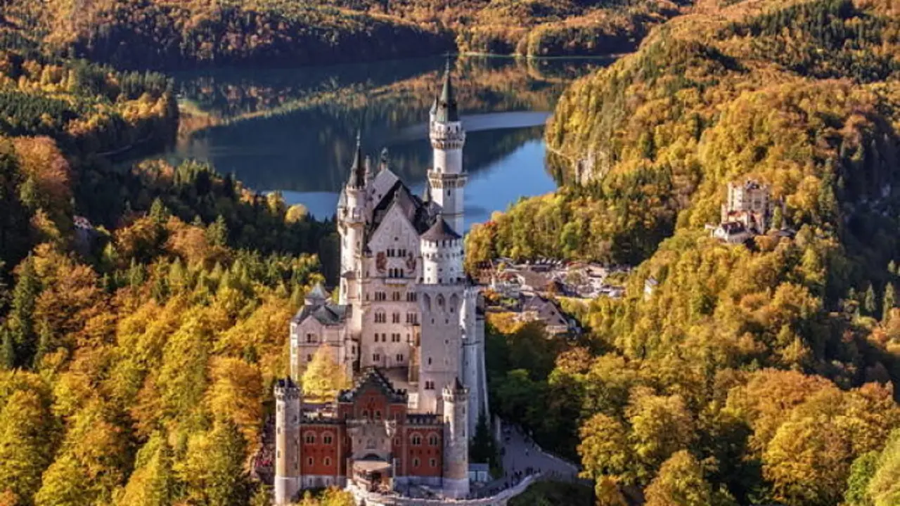 El oto&ntilde;o en Neuschwanstein. / Achim Thomae