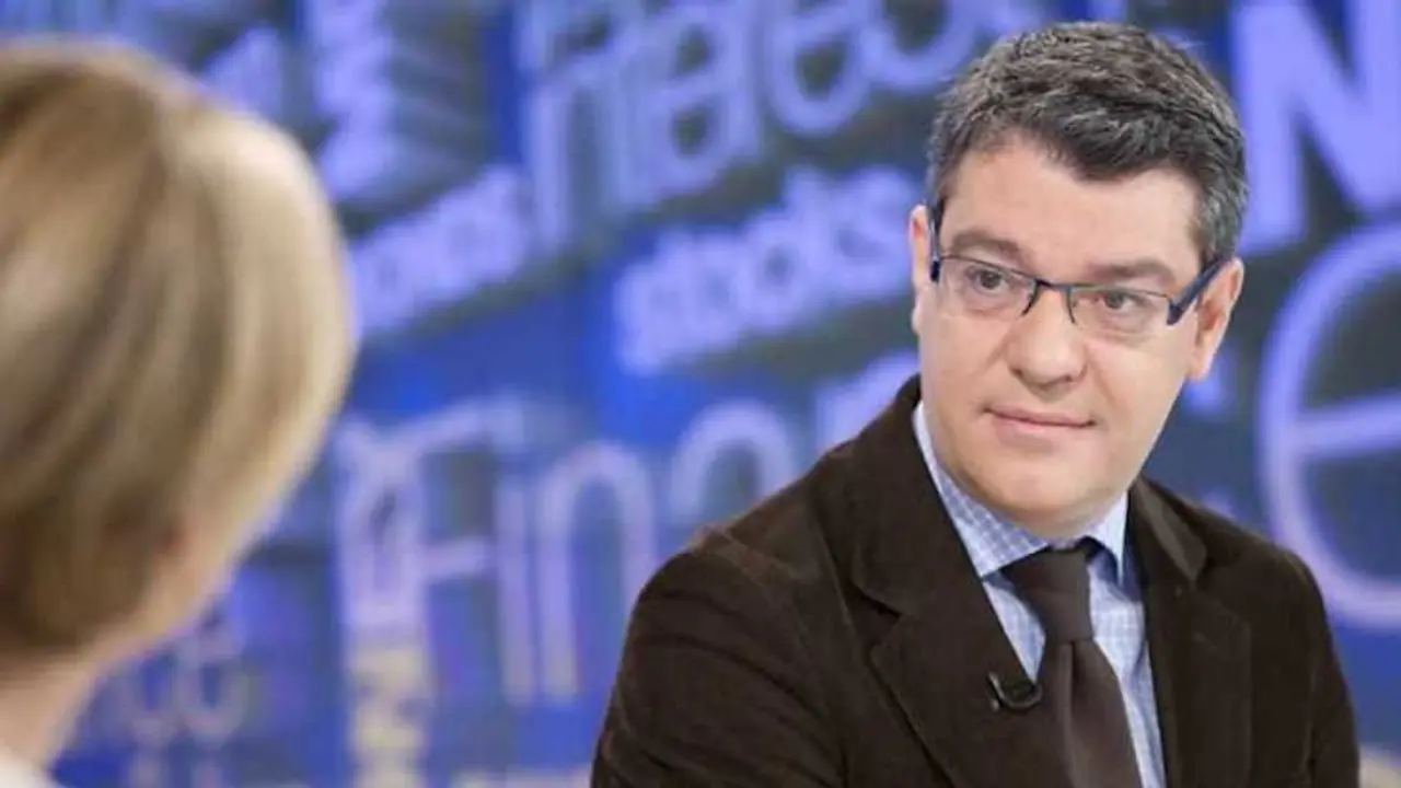 Álvaro Nadal en una entrevista en RTVE. / Rtve