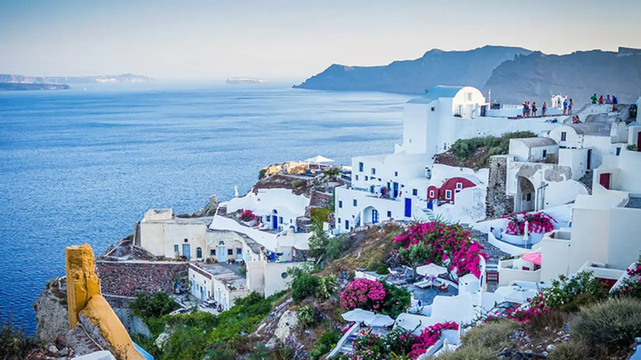 oia-416136_1280