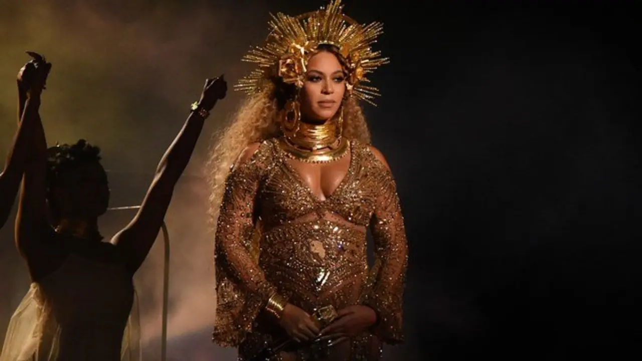 Beyonc&eacute; en los Grammy 2017. / Glamour