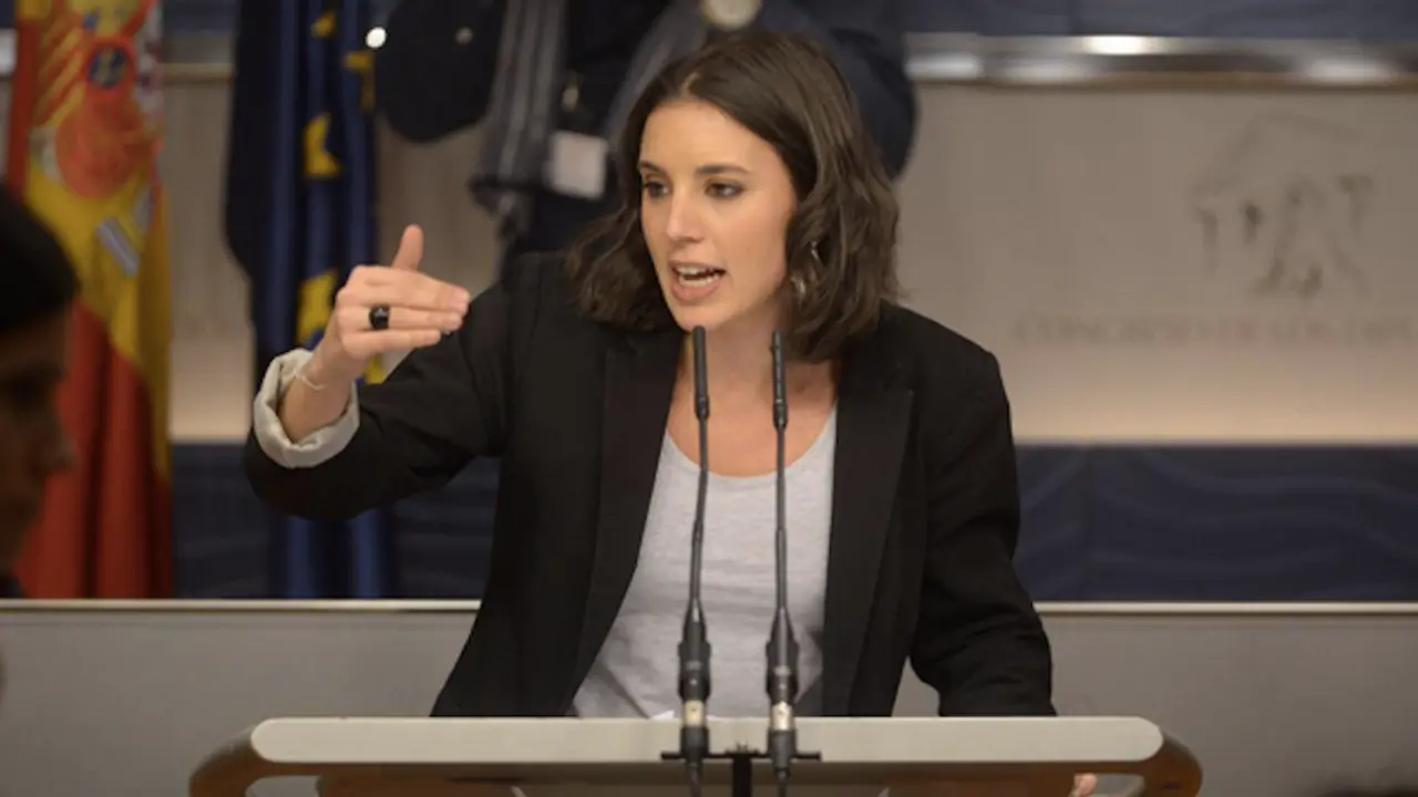 Irene Montero estrenándose como portavoz de Podemos en el Congreso. / Twitter @PodemosCongreso