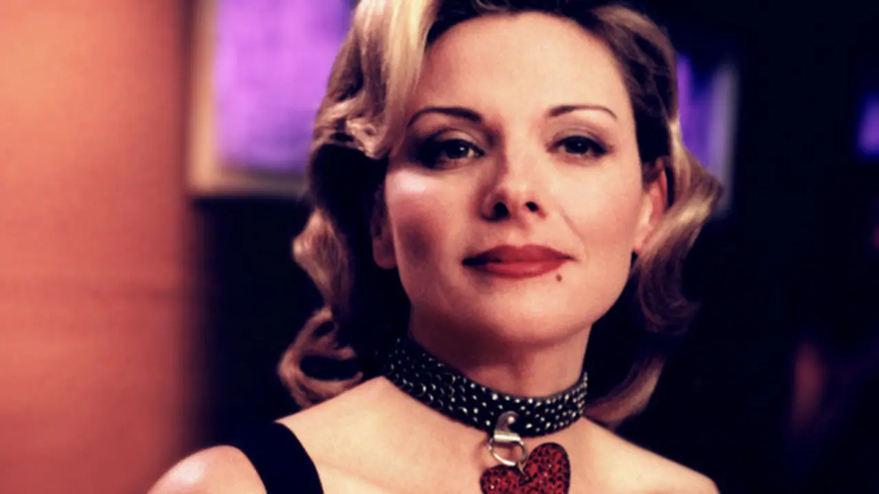 Kim Cattrall, actriz, interpretando a Samantha Jones de Sex and the City. HBO.com
