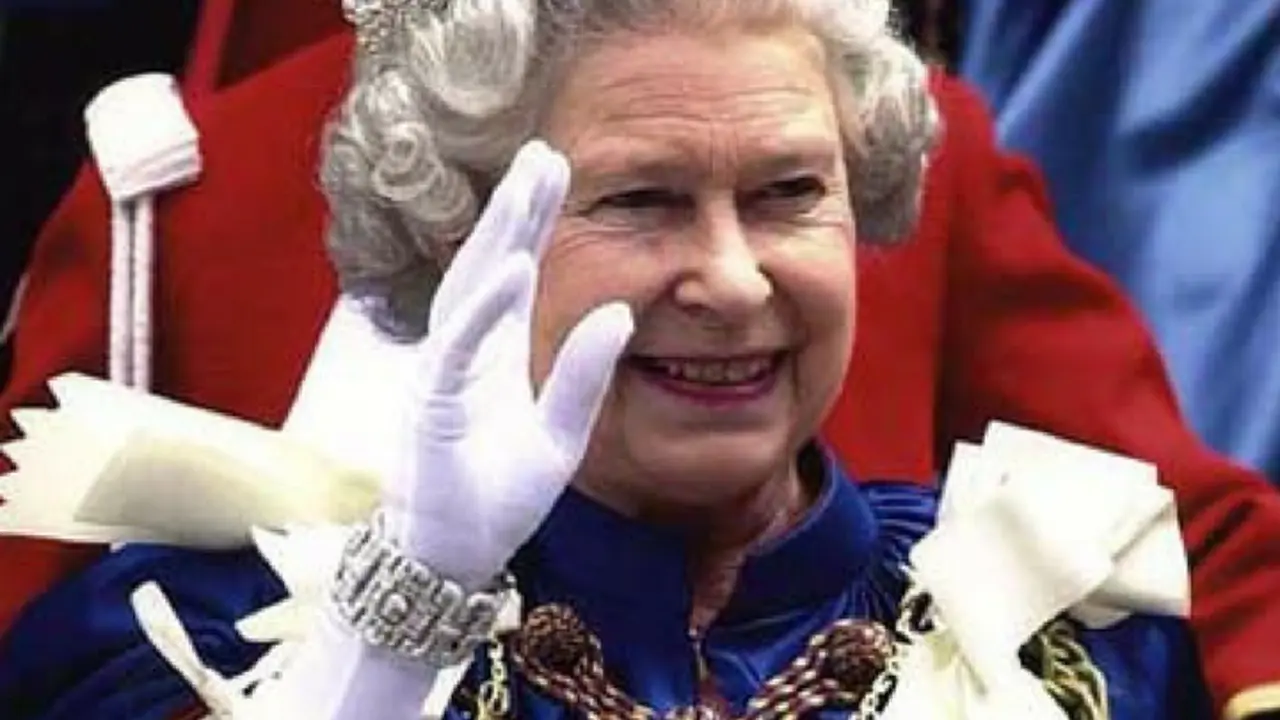 Reina Isabel II de Inglaterra, monarca del Reino Unido. Casa Real Brit&aacute;nica.