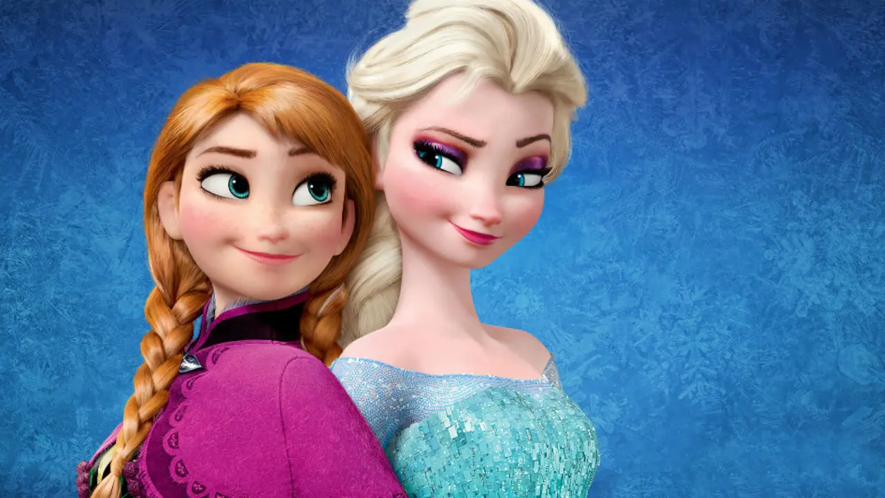 Anna y Elsa, de la pel&iacute;cula animada Frozen. / Disney.