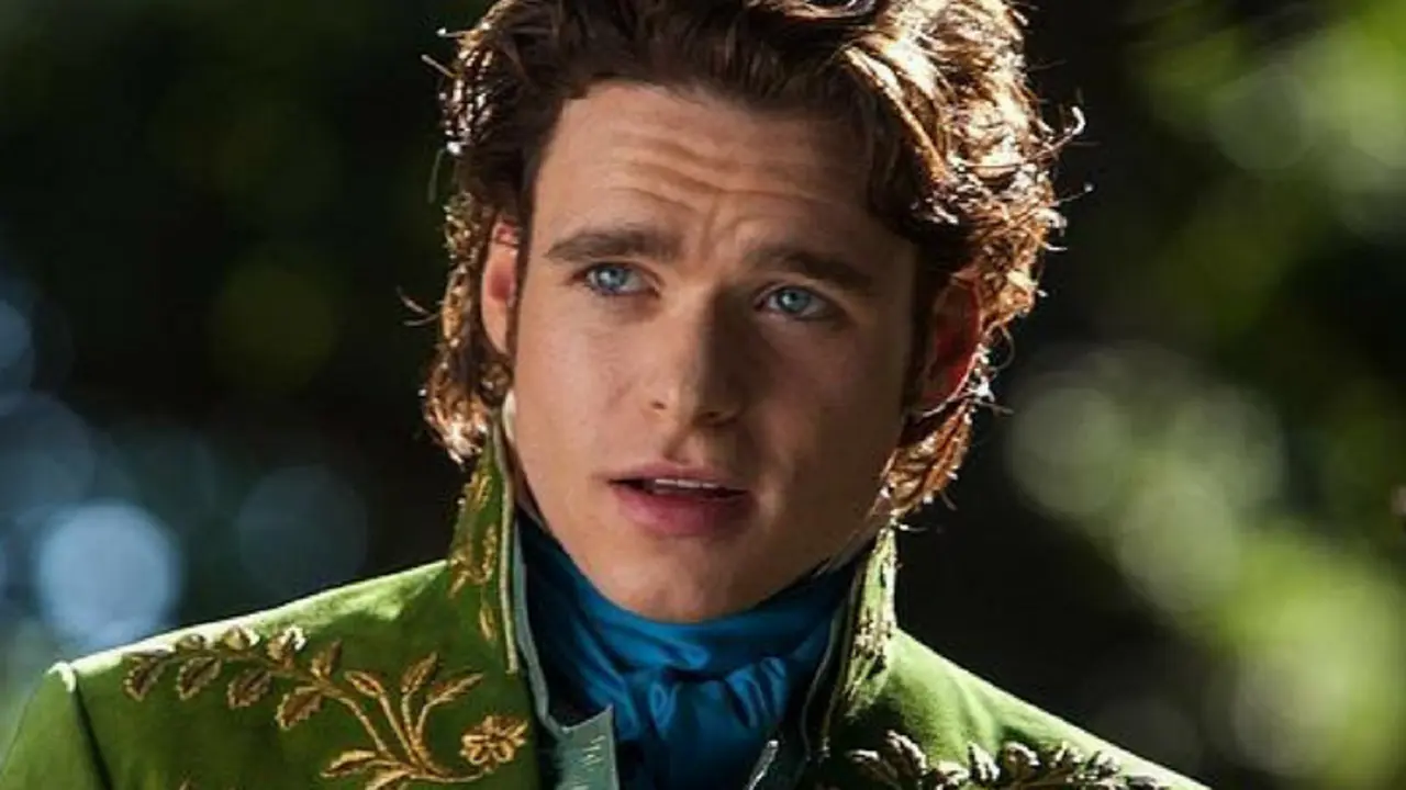 Richard Madden, actor; en La Cenicienta. Disney.