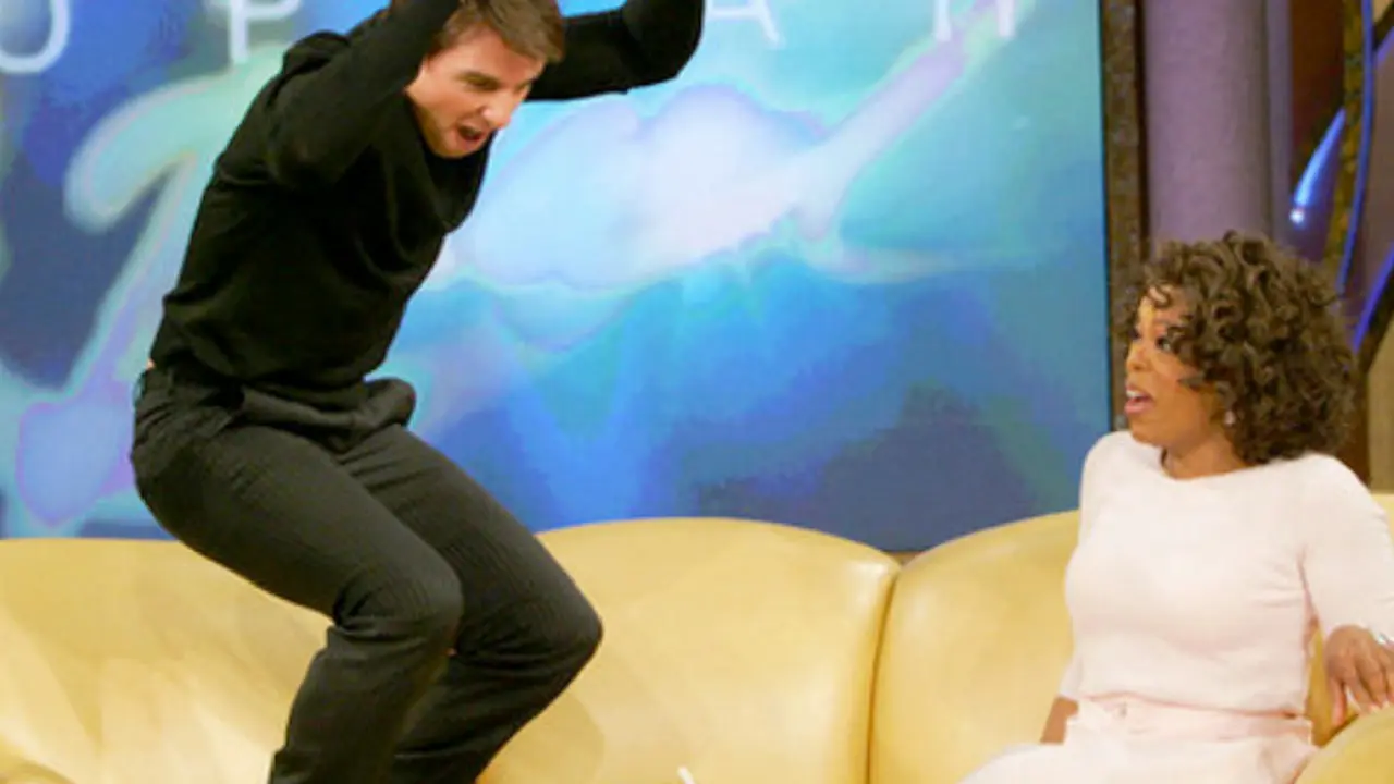Tom Cruise, actor, saltando en el programa de Oprah Winfrey, presentadora. YouTube.