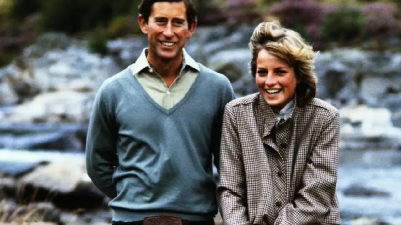 Carlos de Gales, princ&iacute;pe del Reino Unido, y Diana de Gales, filantropa. Kensington Palace.