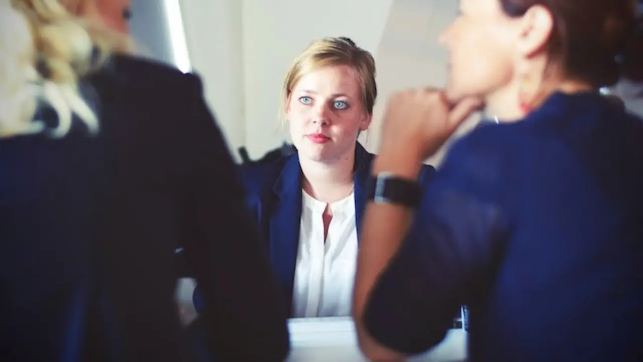 Personas en una entrevista de trabajo. /Pixabay