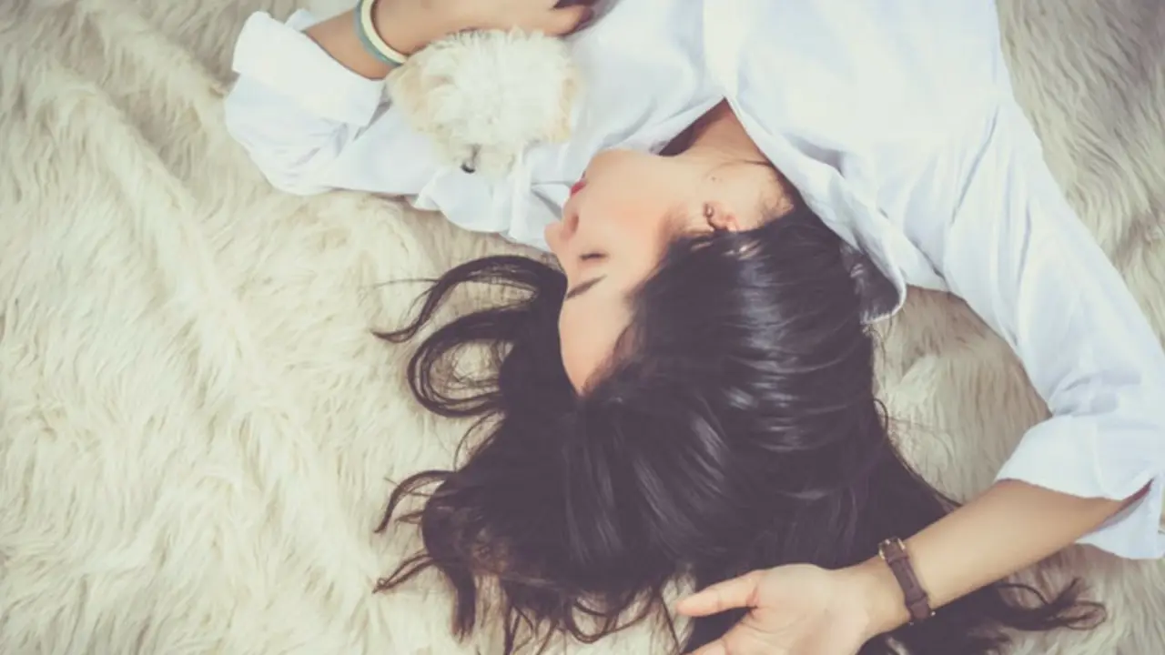Chica durmiendo. / Pexels.com.