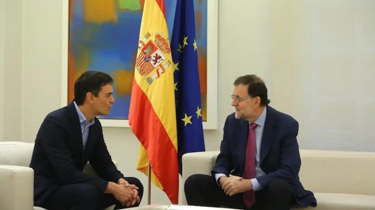 Pedro Sánchez y Mariano Rajoy en su encuentro en La Moncloa. / Twitter.