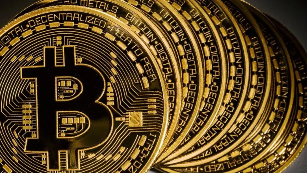 Bitcoin. / RR SS
