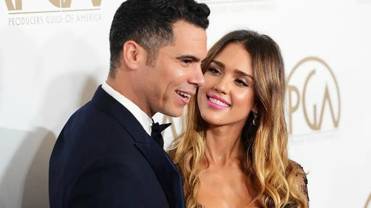 Cash Warren, productor y Jessica Alba, actriz,  en los  Premios del Sindicato de Productores. / br.jetss.com