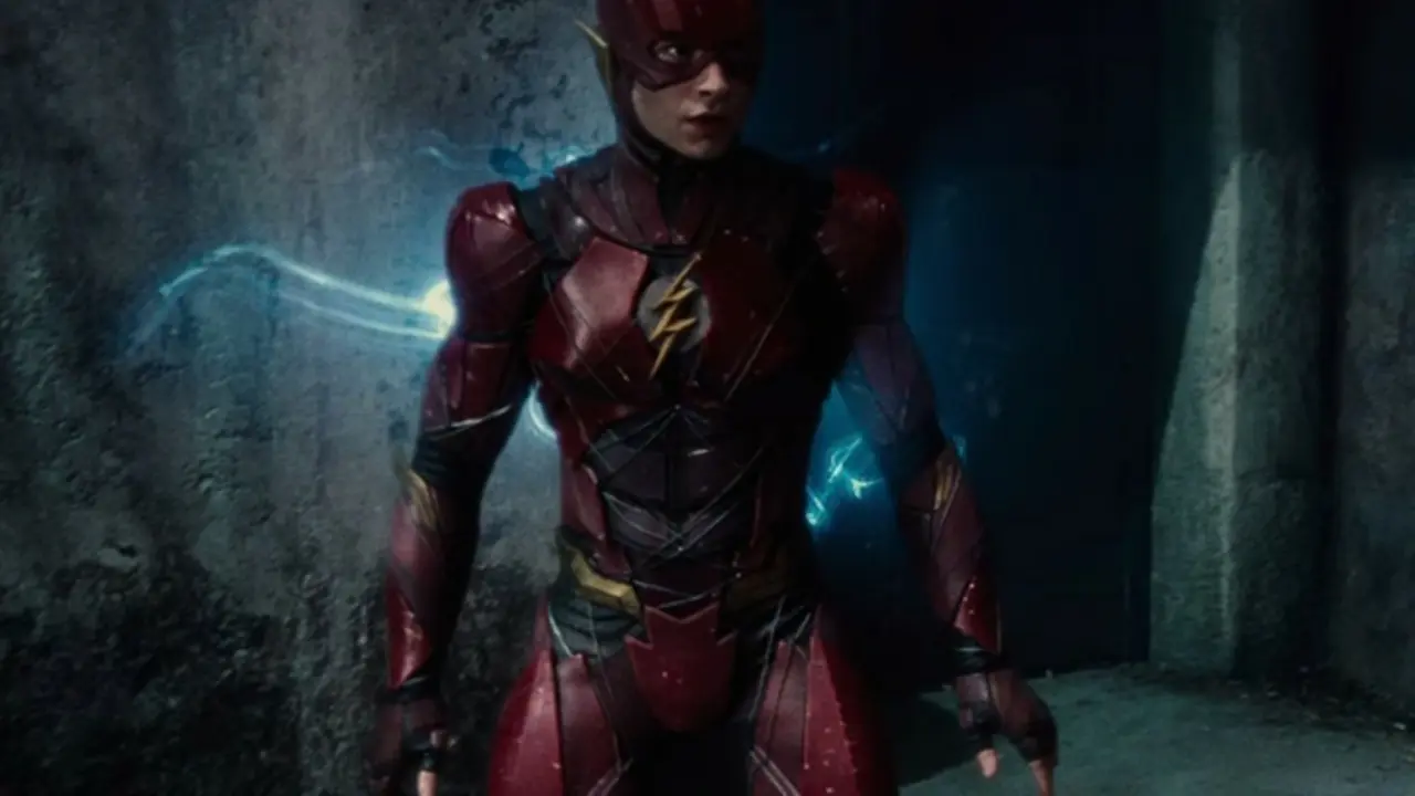Ezra Miller, actor, como Flash. Warner.