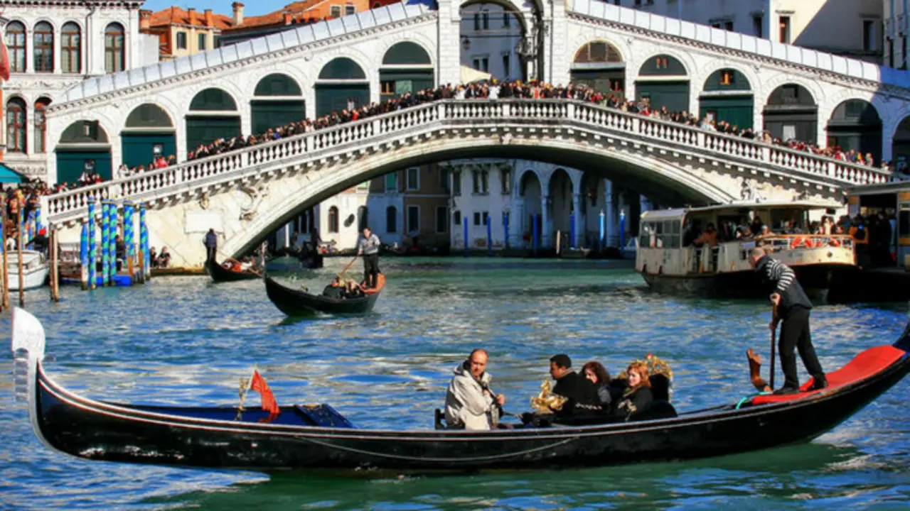 Turismo en Venecia. / RR SS.