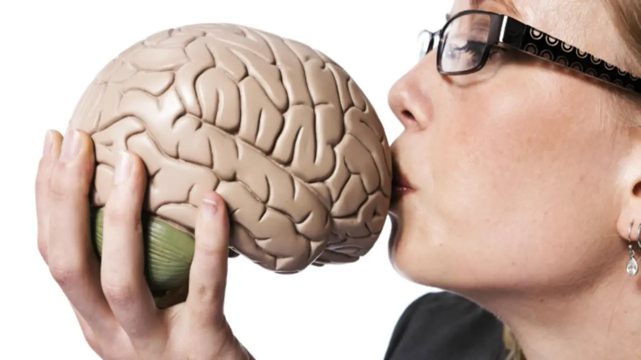 Cerebro femenino. Emaze.com