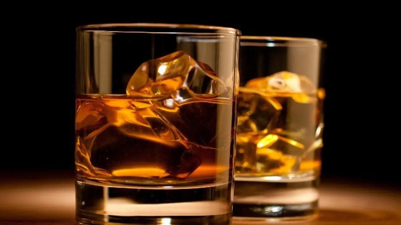 Whisky. / pcwallart.com