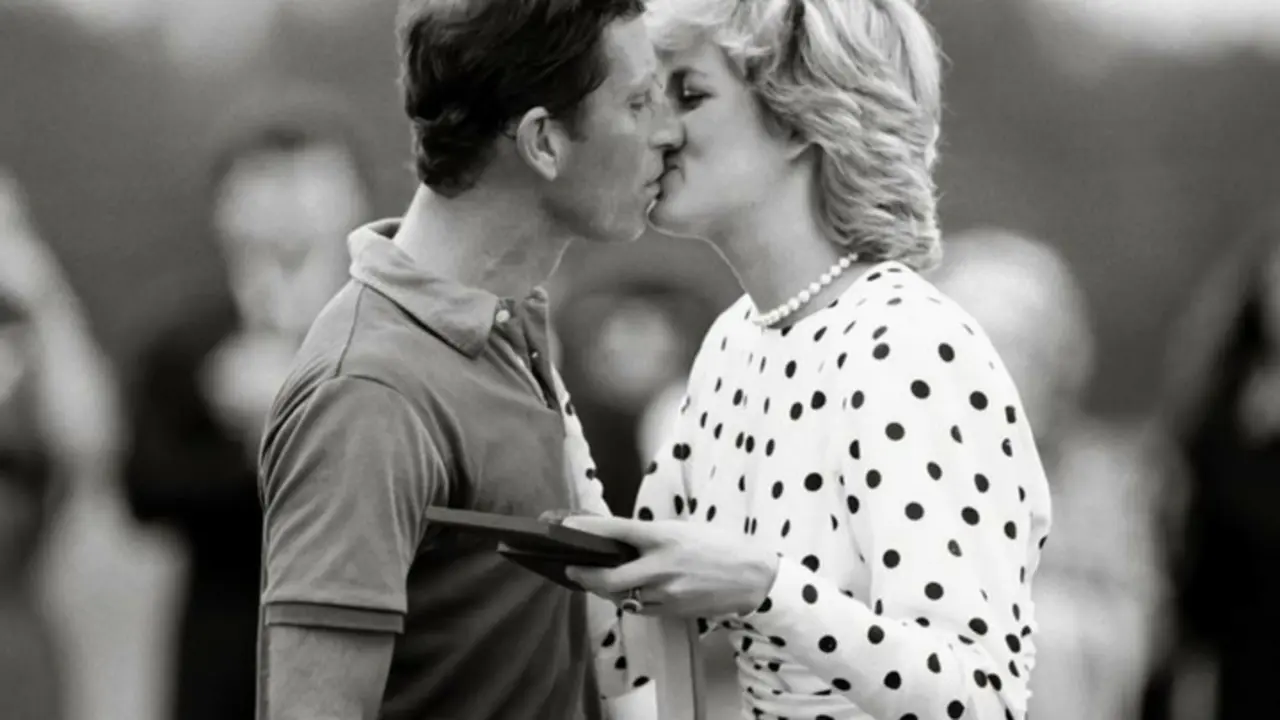 Princ&iacute;pe Carlos de Inglaterra y Diana de Gales. Pinterest.