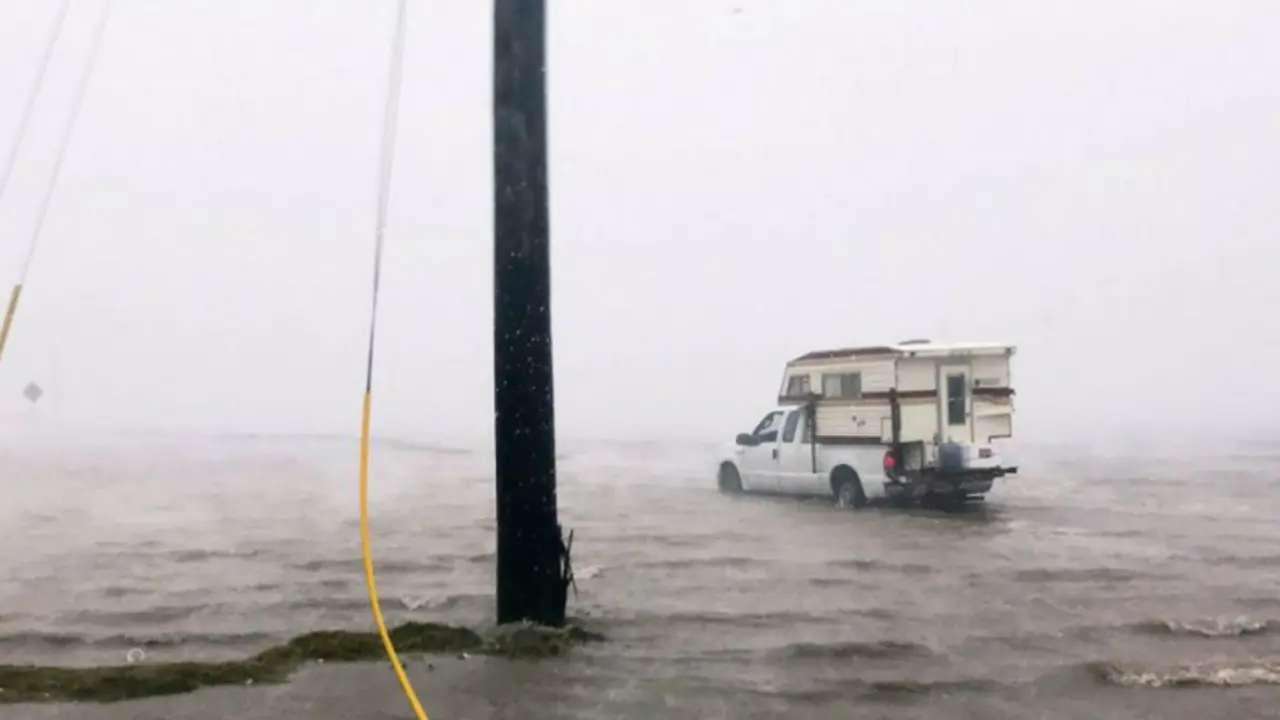 Destrucci&oacute;n causada por el hurac&aacute;n Harvey en Texas. YouTube.