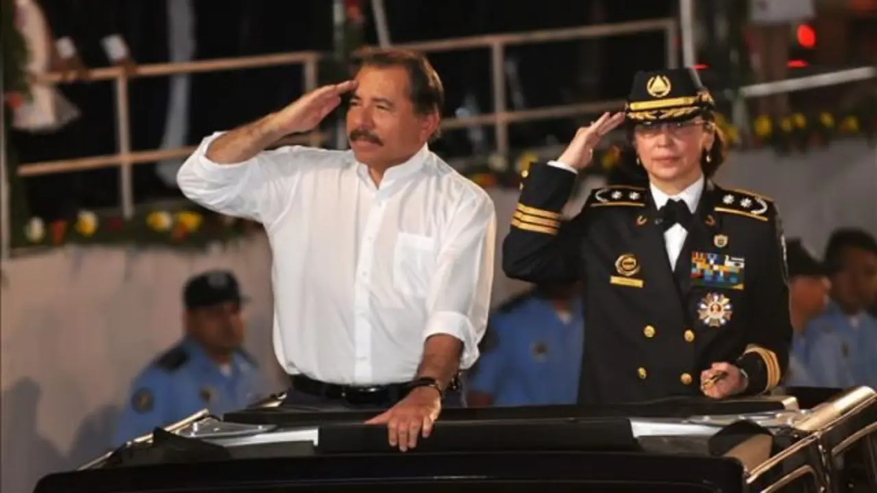 Daniel Ortega con Aminta Granera, jefa de facto de la Policía Nacional de Nicaragua.