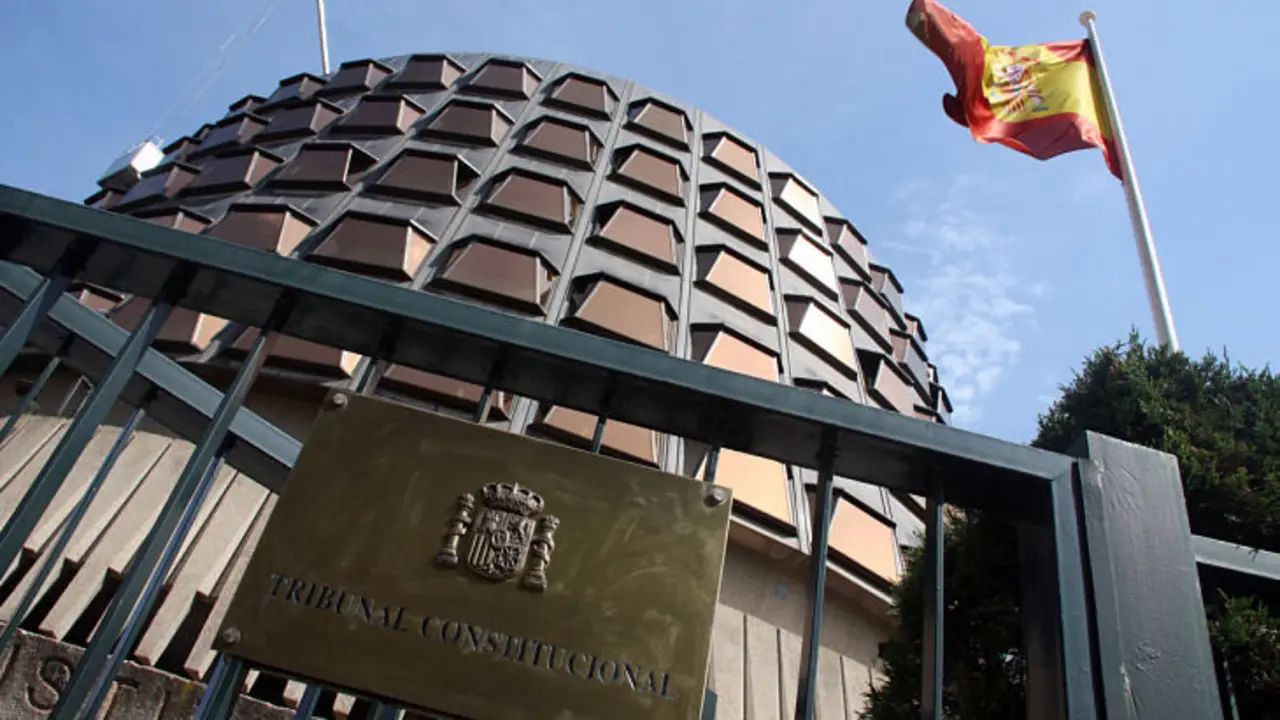 Tribunal Constitucional. / RR SS.