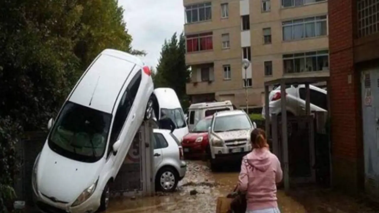 Da&ntilde;os causados a la ciudad de Livorno tras lluvias torrenciales. Twitter