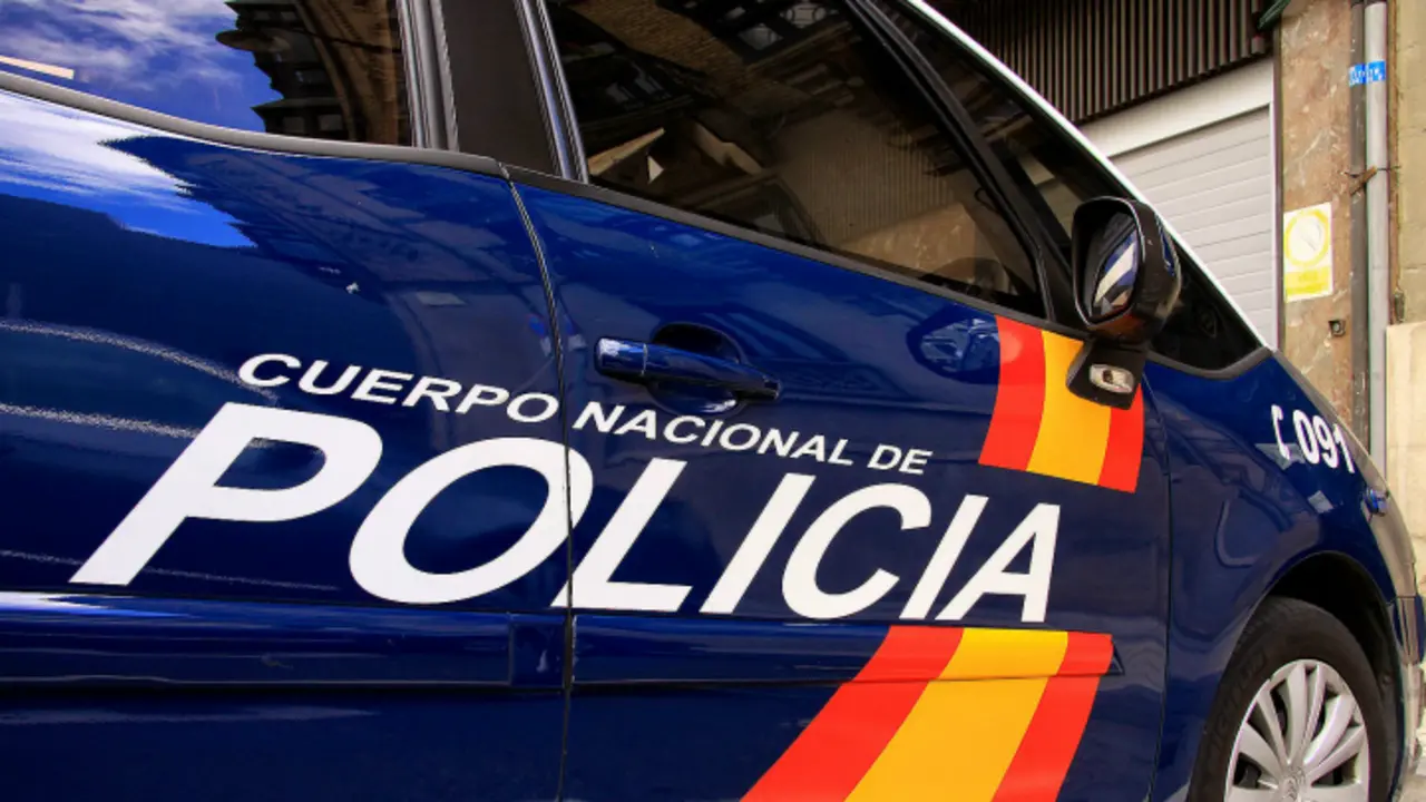 Veh&iacute;culo de la Polic&iacute;a Nacional. / Marbella Directo