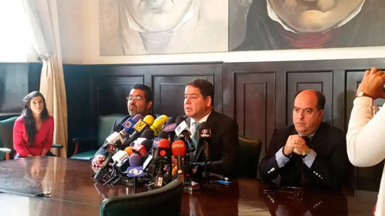 Voceros de la Mesa de la Unidad Democr&aacute;tica/@elcapitoliotv