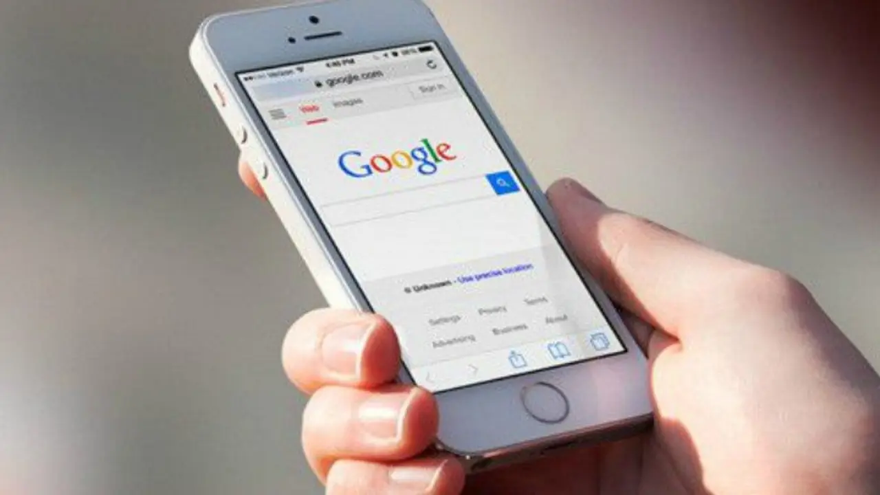 Google en iPhone. / Lifewire
