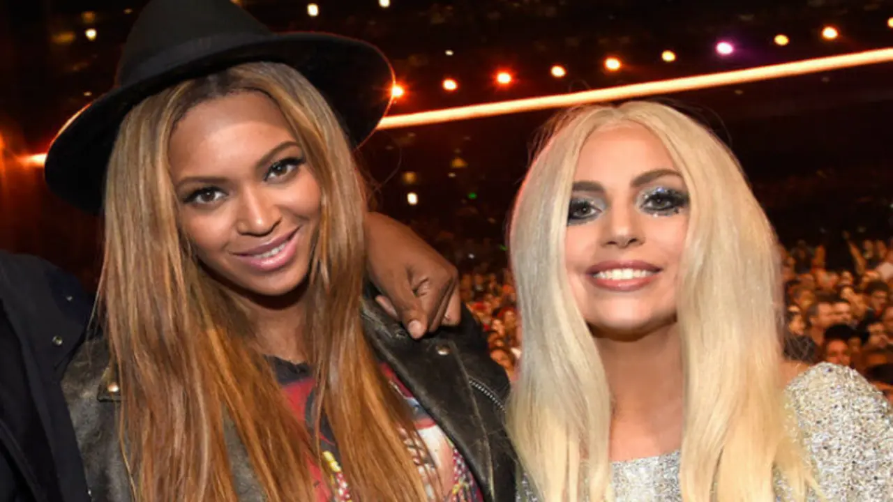 Lady Gaga y Beyonc&eacute;, cantantes. RR SS