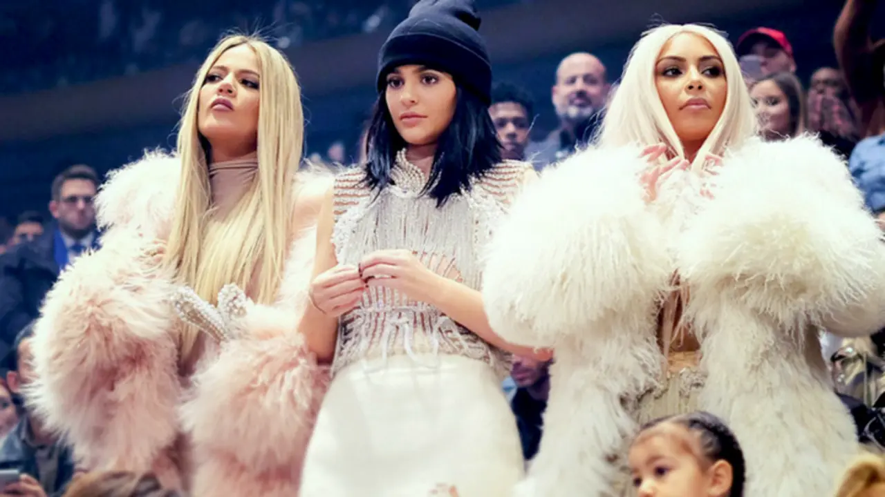 Khlo&eacute; Kardashian, empresaria, Kylie Jenner, empresaria, y Kim Kardashian, celebridad. Instagram.
