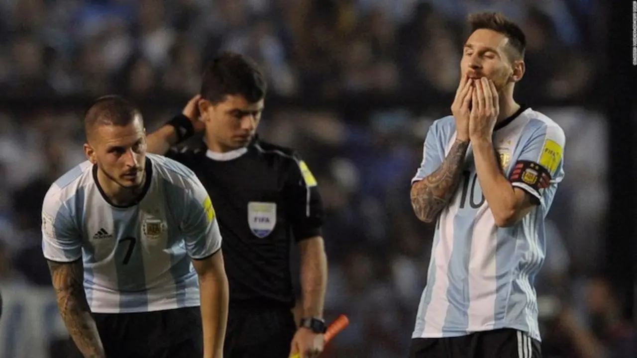 Darío Benedetto y Lionel Messi, jugadores de Argentina. / Twitter