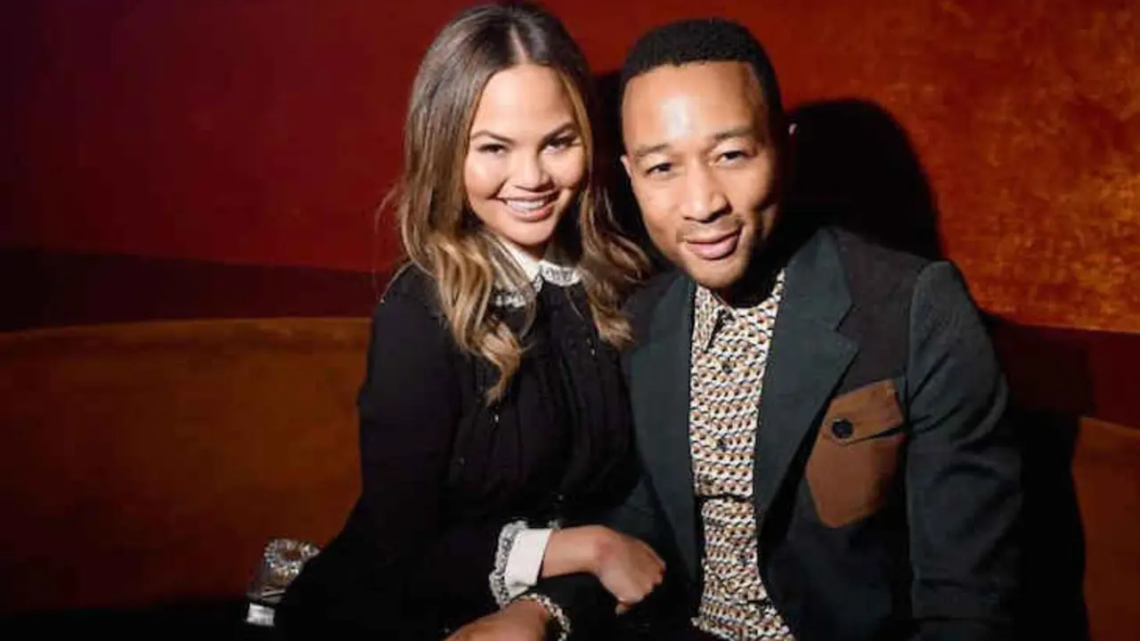 Chrissy Teigen y John Legend. / Twitter.