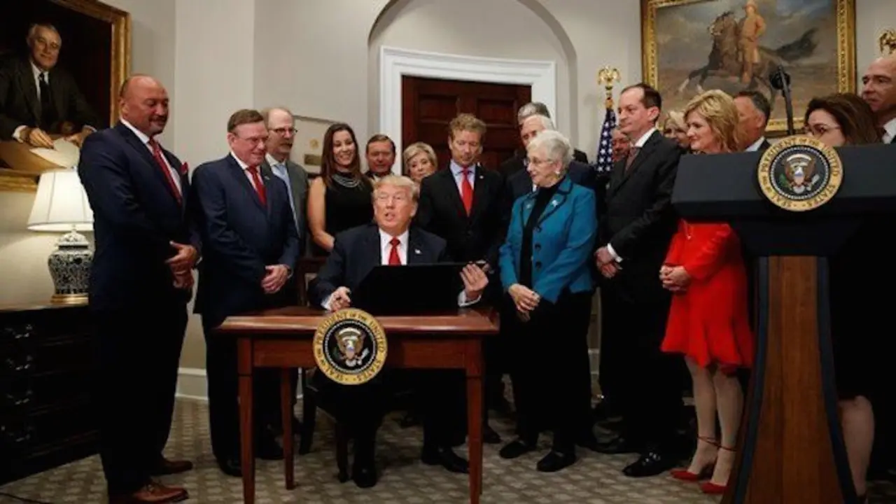 Donald Trump anuncia su nueva orden ejecutiva. / Twitter.