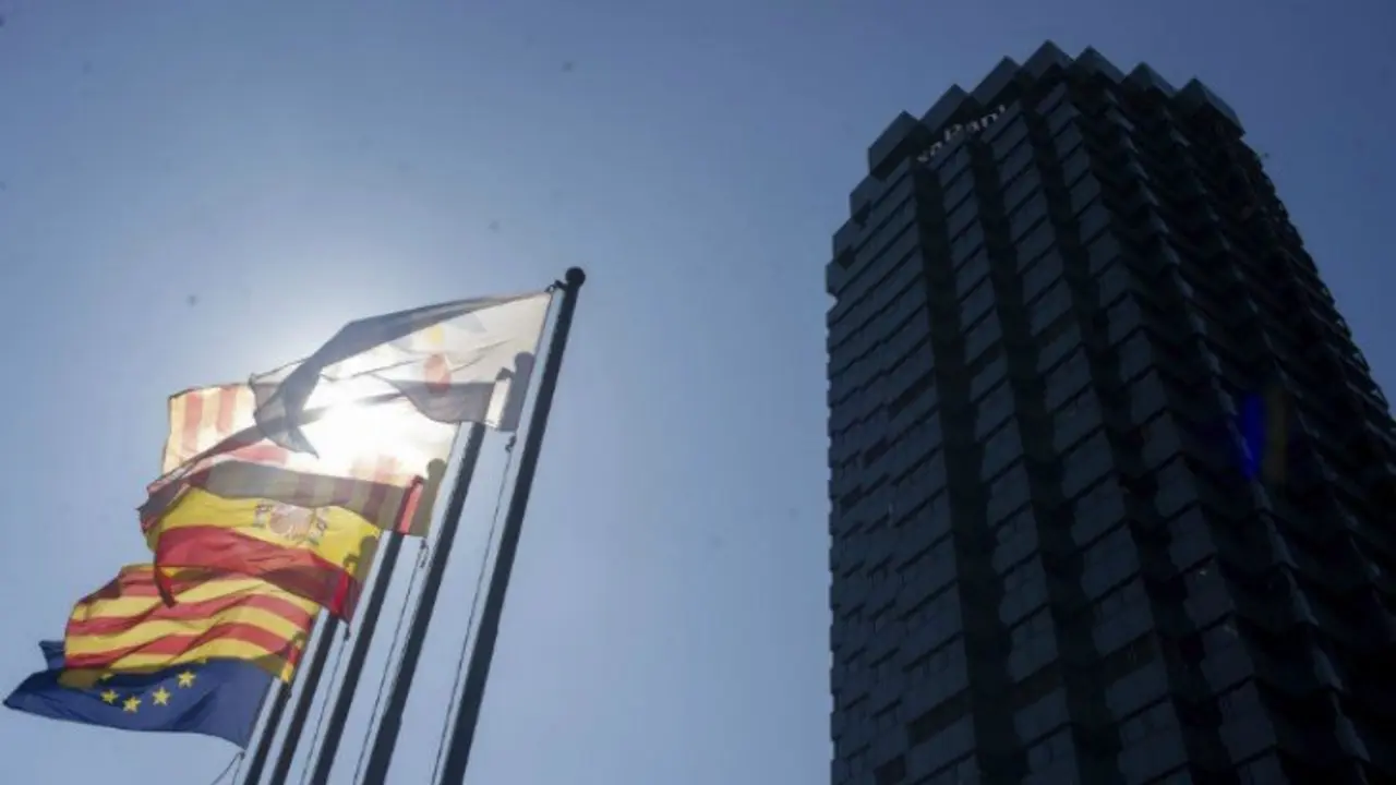 Sede del banco CaixaBank en Barcelona. Vozp&oacute;puli 