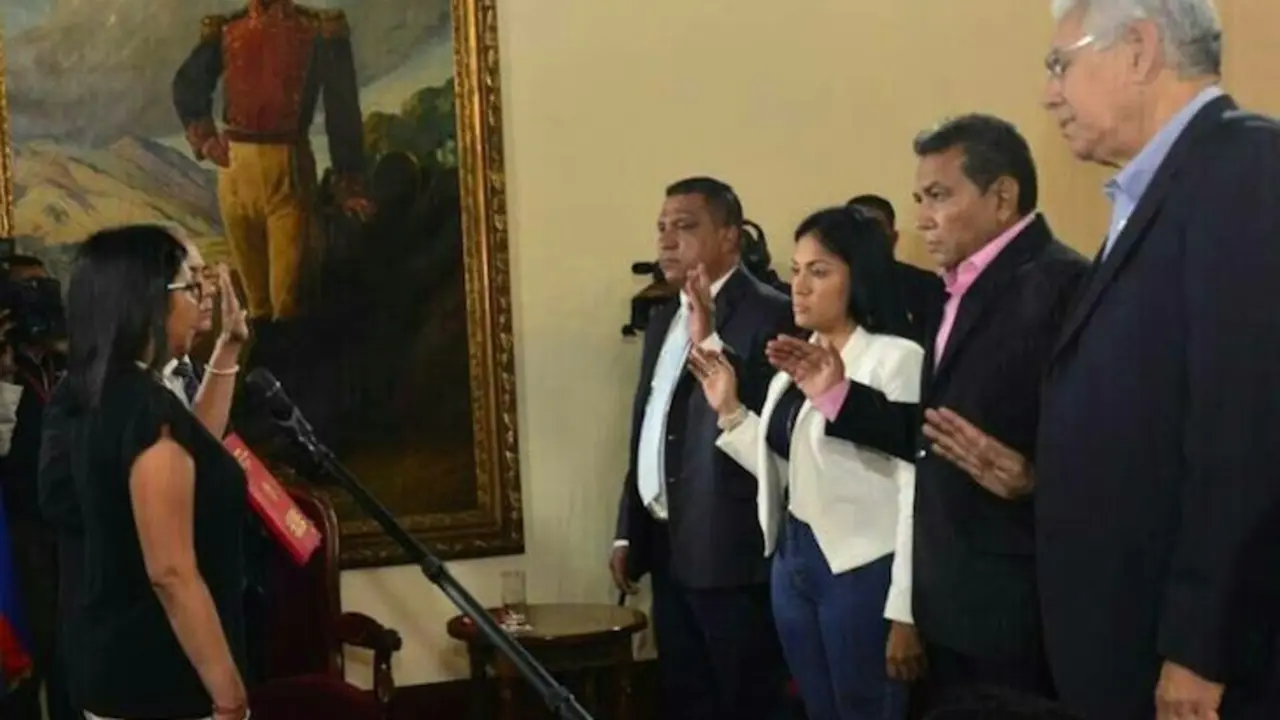 Gobernadores opositores juran ante Delcy Rodríguez. / Twitter